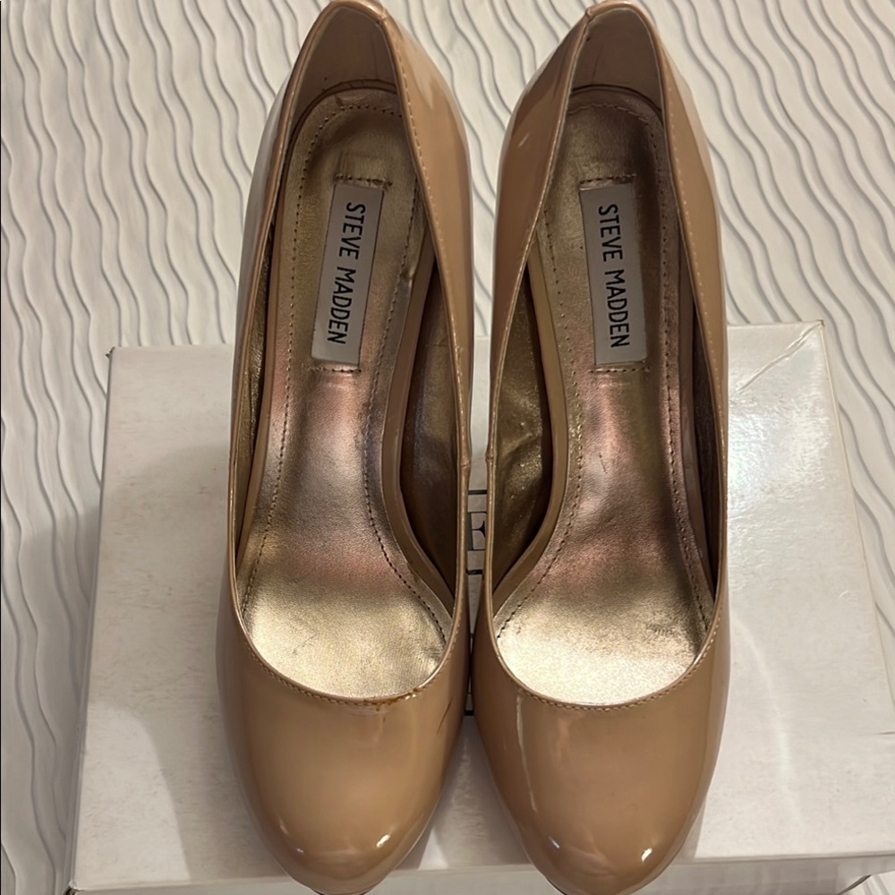 Steve Madden Tan Heels Classic Patent Leather